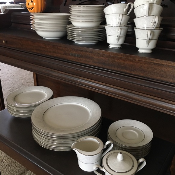 Noritake (Trudy) Table Set - Picture 3 of 6